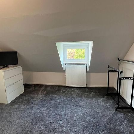 Ferienwohnung Reihenhaus In Ruhiger Lage Pinneberg Exterior foto