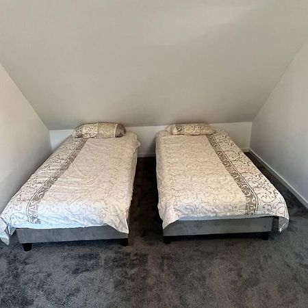 Ferienwohnung Reihenhaus In Ruhiger Lage Pinneberg Exterior foto