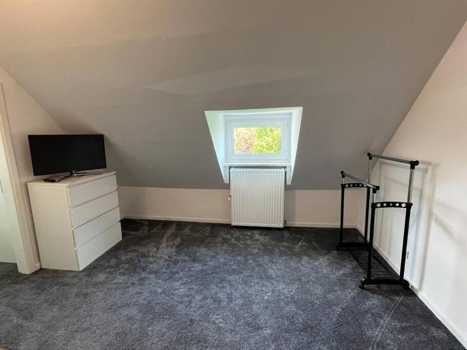Ferienwohnung Reihenhaus In Ruhiger Lage Pinneberg Exterior foto