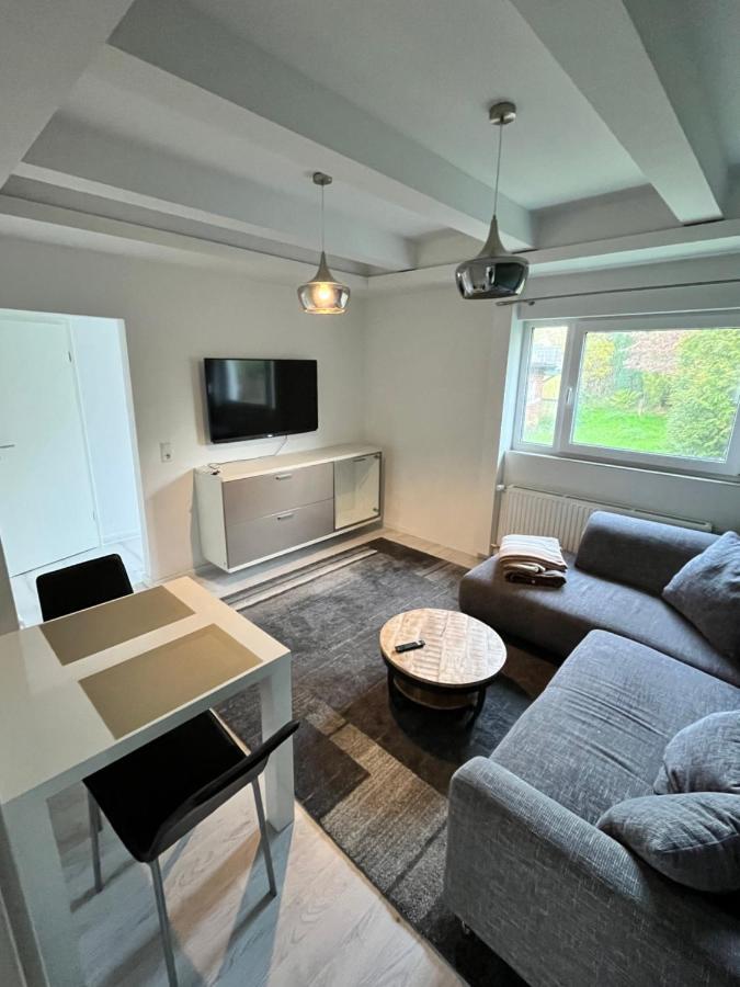 Ferienwohnung Reihenhaus In Ruhiger Lage Pinneberg Exterior foto
